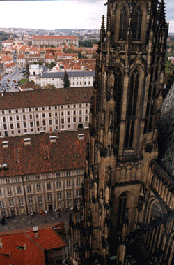 castle4.gif (77146 bytes)