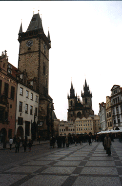 plaza3.gif (47826 bytes)